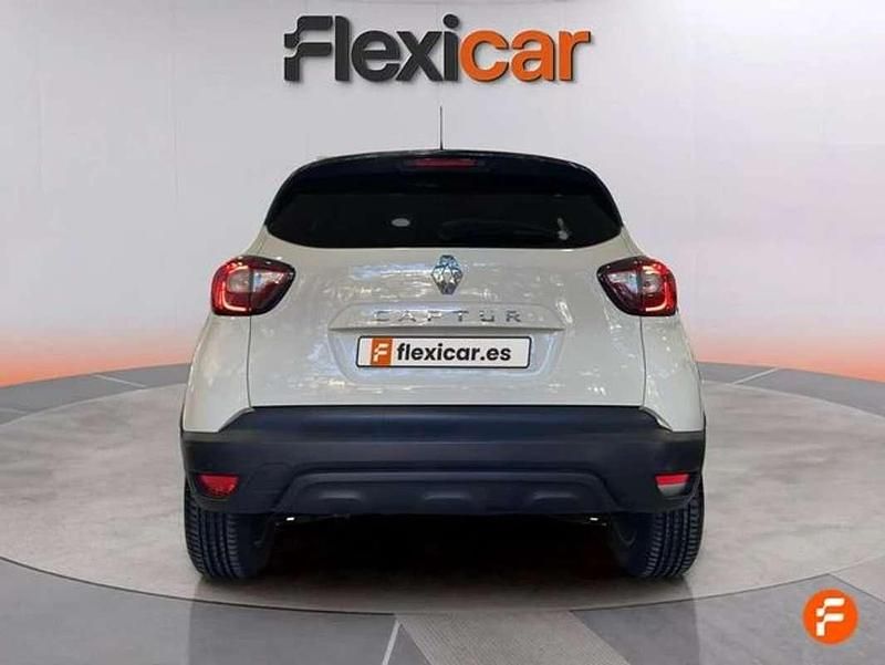Usado Renault Captur Life 91 CV (66 kW) 2019 Blanco SUV