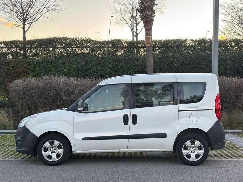 Usado Opel Combo Expression 90 CV (66 kW) 2012 Blanco Monovolumen