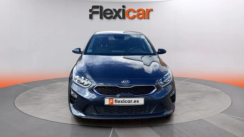 Begagnad Kia Ceed 140 HK (102 kW) 2020 Blå Halvkombi