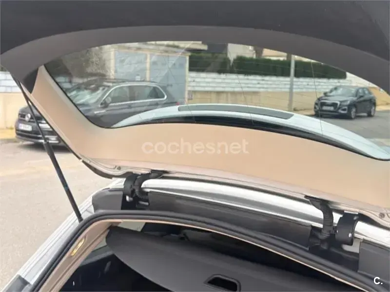 Usado Mercedes E220 194 CV (142 kW) 2019 Gris / plata Familiar