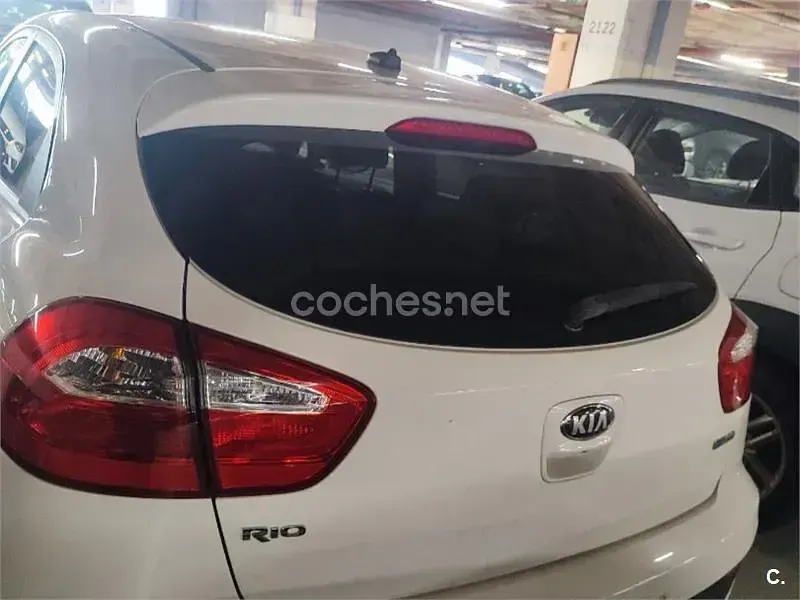 Usado Kia Rio 84 CV (61 kW) 2016 Blanco Utilitario