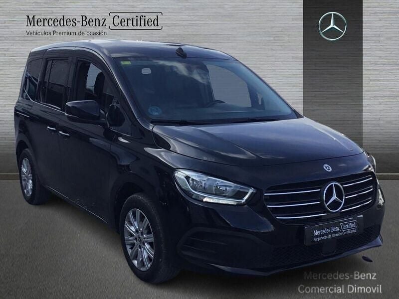 Usado Mercedes T180 116 CV (85 kW) 2022 Negro Monovolumen