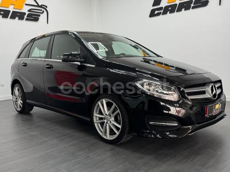 Usado Mercedes B180 109 CV (80 kW) 2016 Negro Monovolumen
