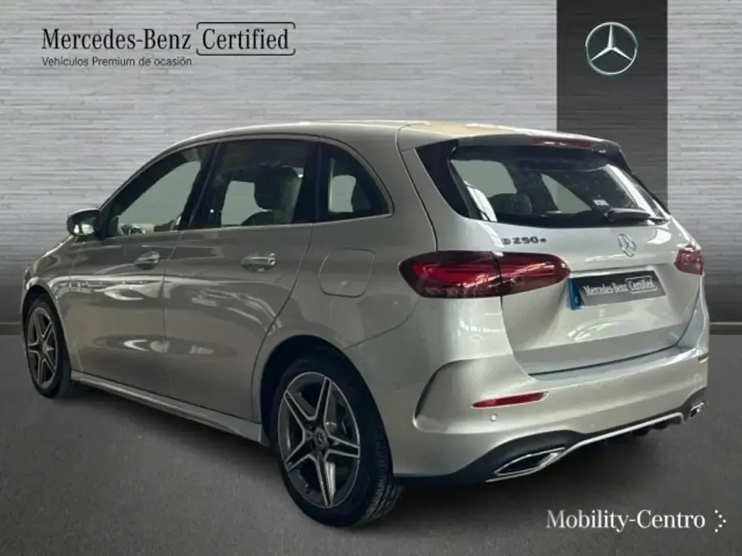 Usado Mercedes B250e 163 CV (119 kW) 2025 Plata hightech Utilitario