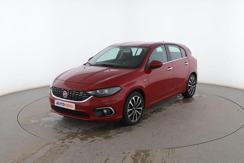 Usado Fiat Tipo Lounge 120 CV (88 kW) 2019 Rojo Utilitario