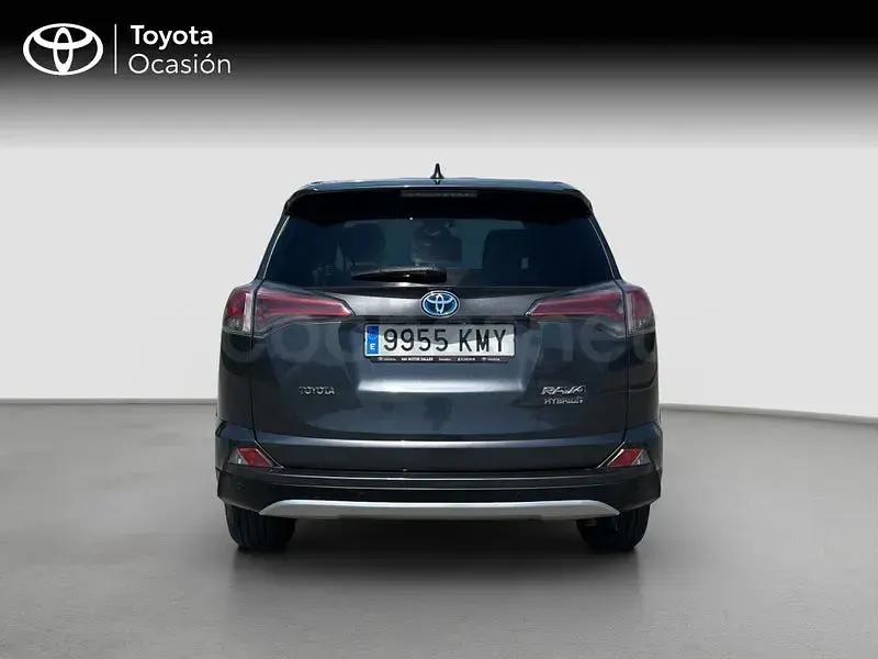 Usado Toyota RAV4 Hybrid 197 CV (144 kW) 2018 Gris / plata SUV