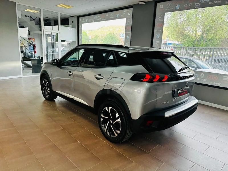Usado Peugeot 2008 Allure 110 CV (80 kW) 2020 Gris / plata SUV