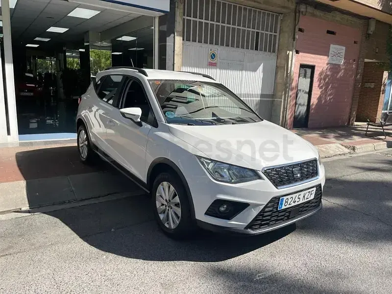 Usado Seat Arona Ecomotive 95 CV (69 kW) 2019 Blanco SUV