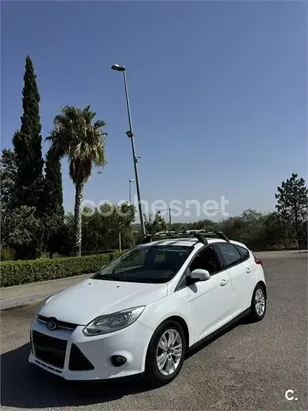 Usado Ford Focus Trend 115 CV (84 kW) 2011 Blanco Berlina