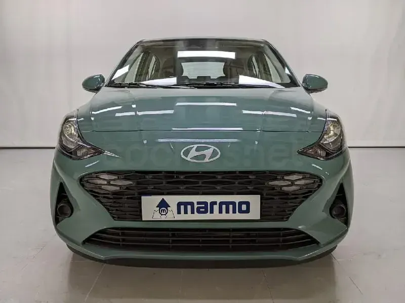 Usado Hyundai i10 63 CV (46 kW) 2025 Verde Utilitario