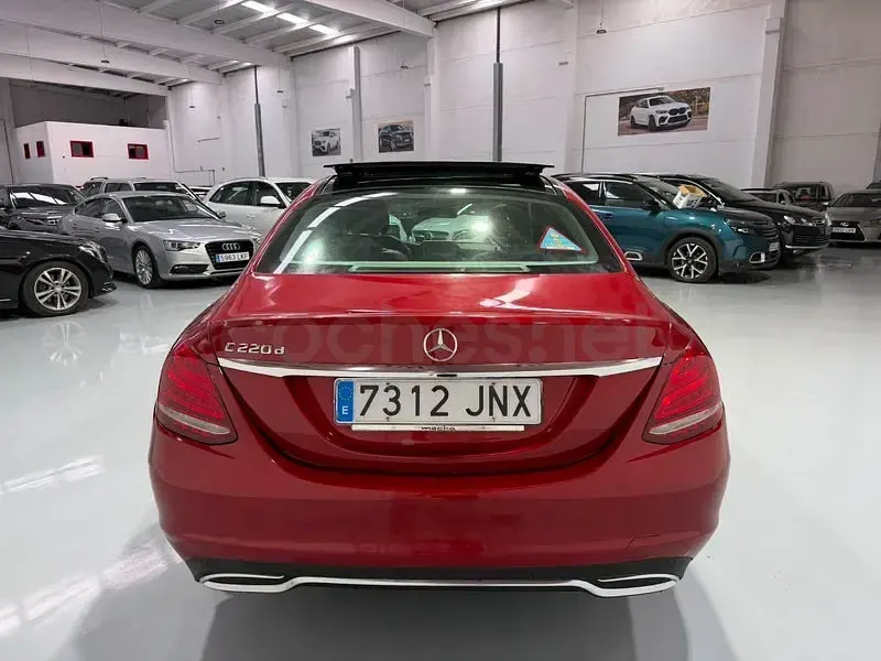 Usado Mercedes C220 170 CV (125 kW) 2016 Granate Berlina