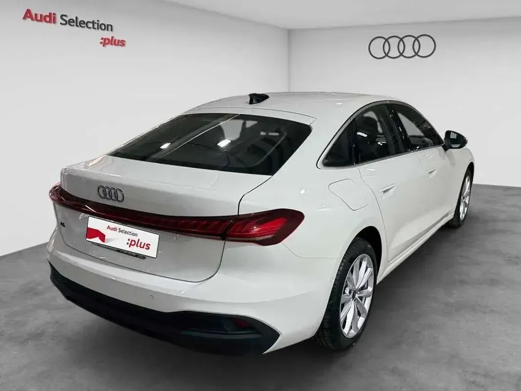Usado Audi A5 Business 204 CV (150 kW) 2026 Blanco Berlina