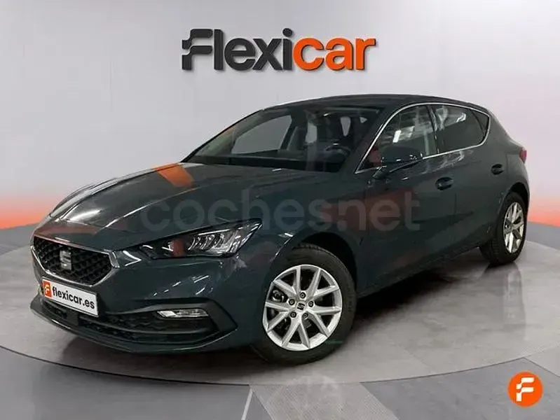 Usado Seat Leon Style 150 CV (110 kW) 2025 Gris Berlina