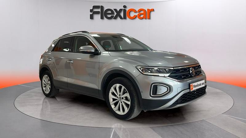 Usado VW T-Roc Life 150 CV (110 kW) 2023 Gris SUV