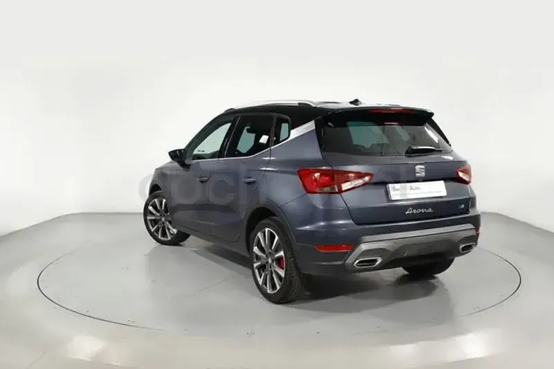 Usado Seat Arona FR 115 HP (84 kW) 2025 Cinzento SUV