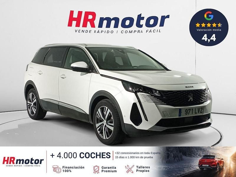 Usado Peugeot 5008 Allure 131 CV (96 kW) 2022 Blanco Monovolumen