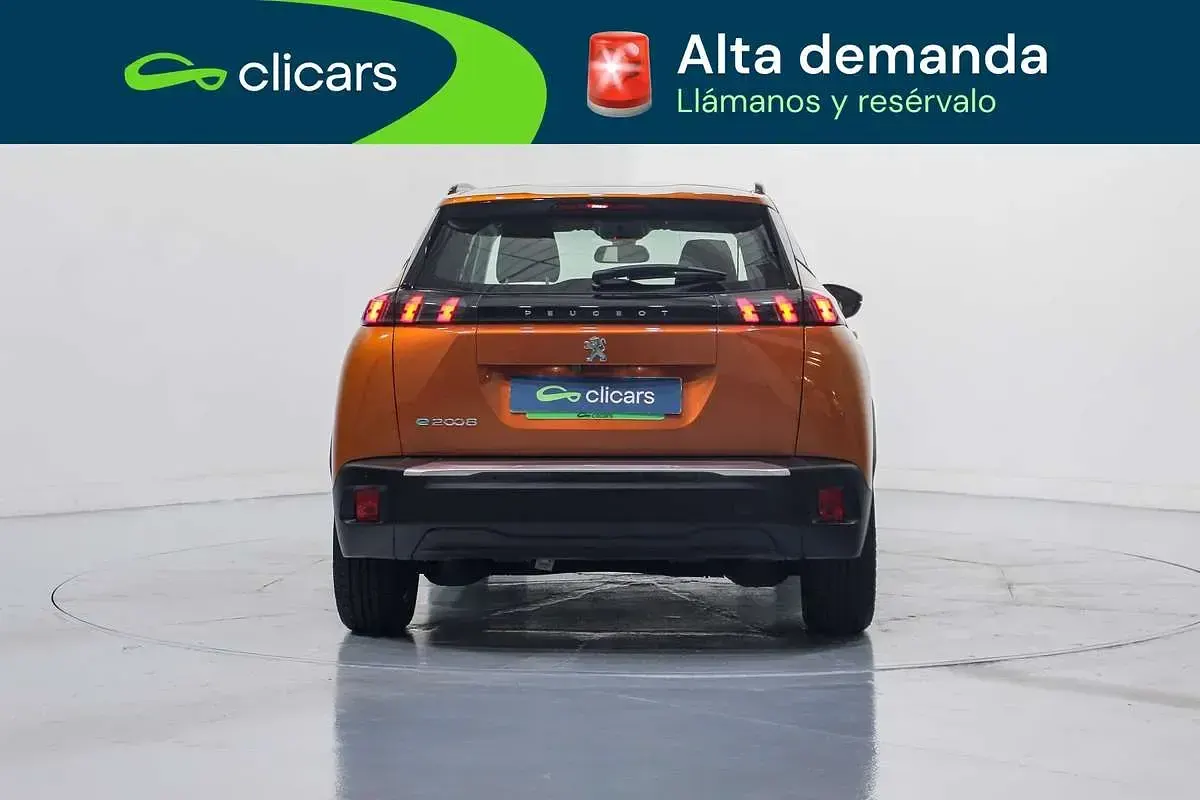 Usado Peugeot e-2008 Allure 100 kW (136 CV) 2020 Naranja SUV