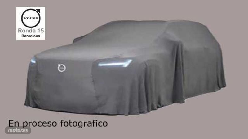 Blanco Nuevo 2025 Volvo XC40 Core SUV | 38.900 € - Imagen 1/1