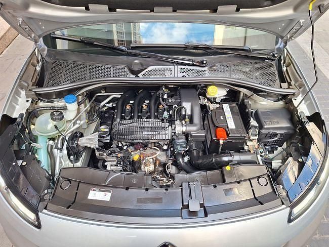 Usado Citroën C4 Cactus Feel 81 CV (59 kW) 2014 Plata Utilitario