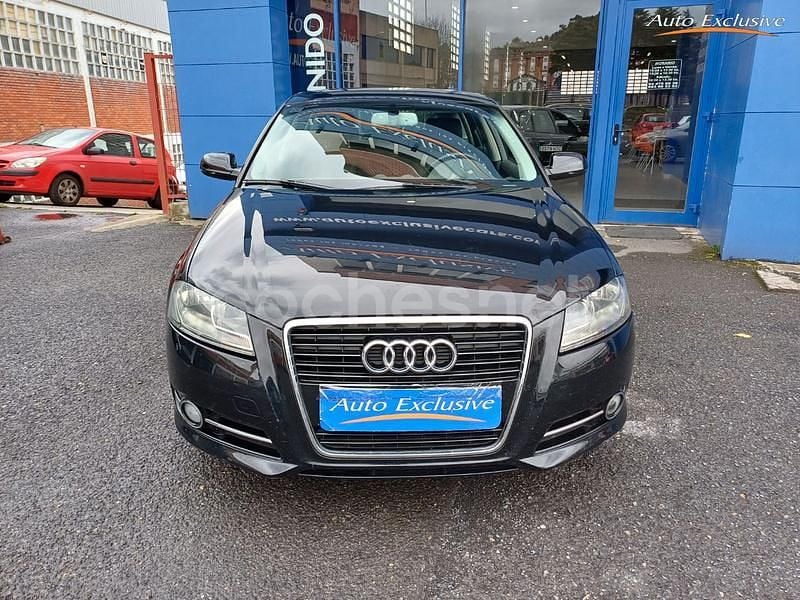 Usado Audi A3 Attraction 105 CV (77 kW) 2013 Negro Berlina