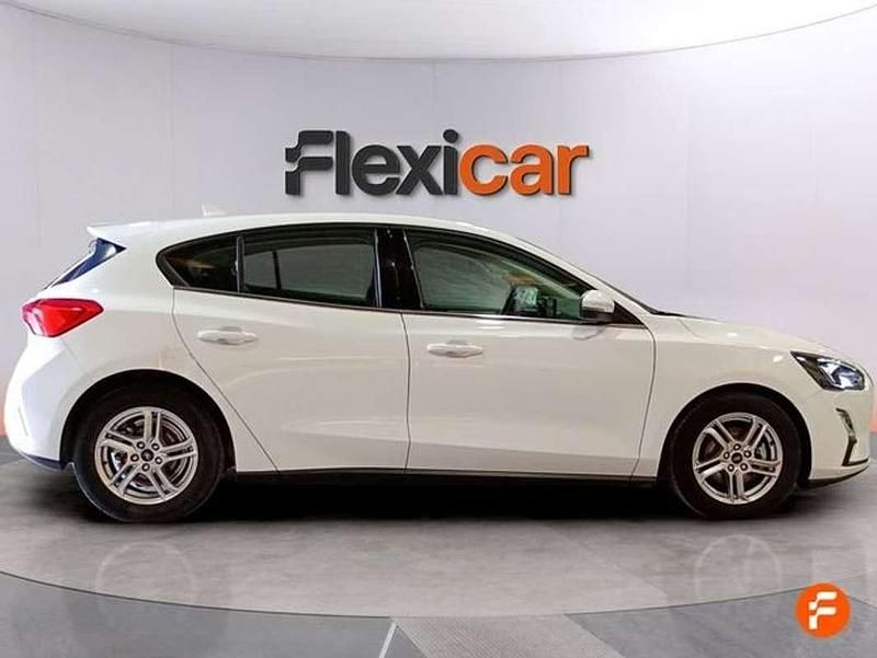 Begagnad Ford Focus Trend+ 120 HK (88 kW) 2020 Vit Halvkombi