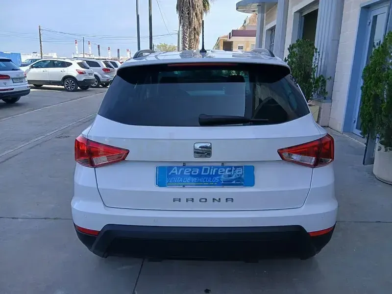 Usado Seat Arona Style 95 CV (69 kW) 2019 Blanco SUV