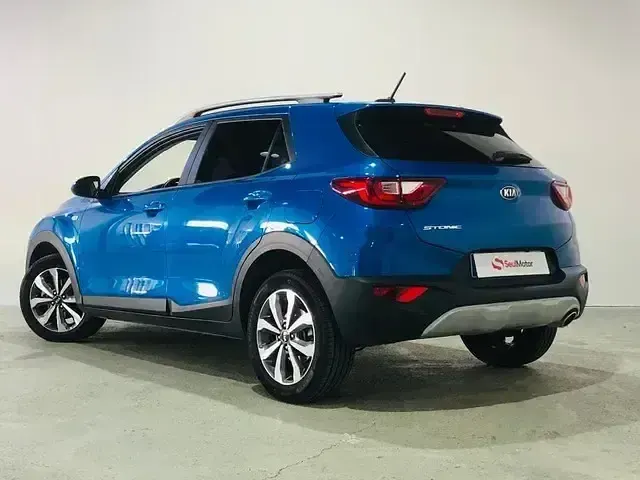 Usado Kia Stonic 101 CV (74 kW) 2021 Azul SUV