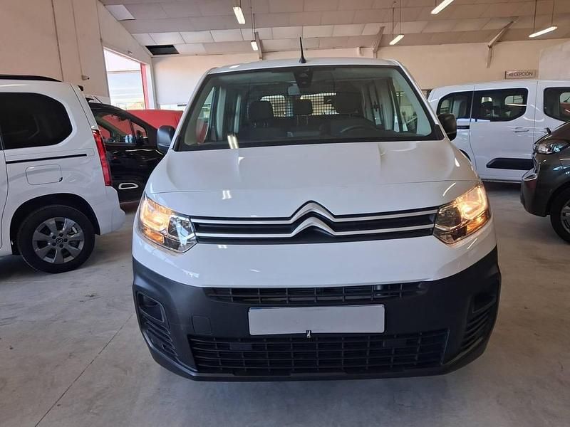 Usado Citroën Berlingo Live 102 CV (75 kW) 2024 Blanco Monovolumen