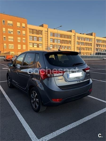 Usado Hyundai ix20 126 CV (92 kW) 2017 Gris / plata Utilitario