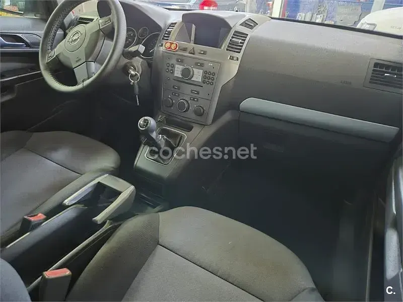 Usado Opel Zafira Cosmo 120 CV (88 kW) 2008 Gris / plata Monovolumen