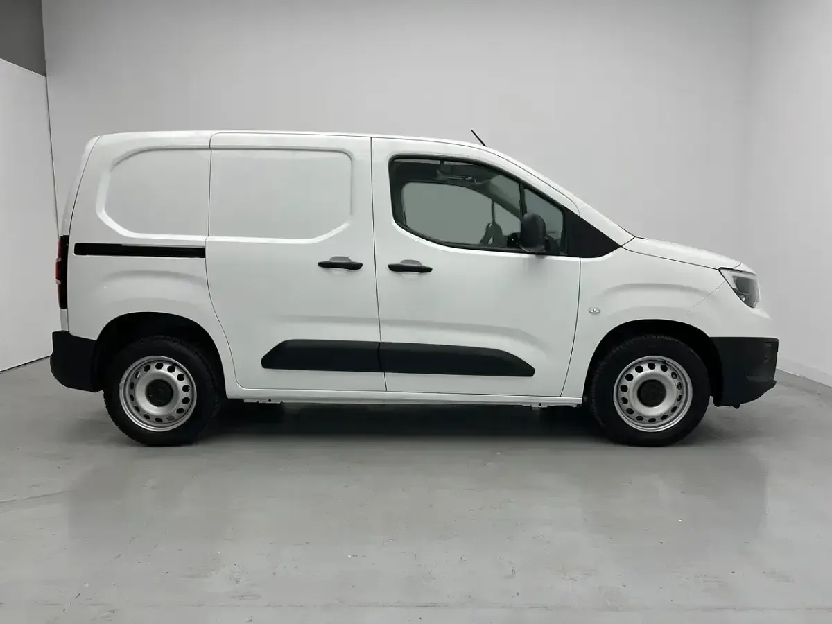 Usado Opel Combo 102 CV (75 kW) 2022 Blanco Monovolumen
