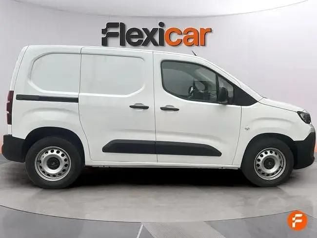 Usado Citroën Berlingo 102 HP (75 kW) 2025 Branco Monovolume
