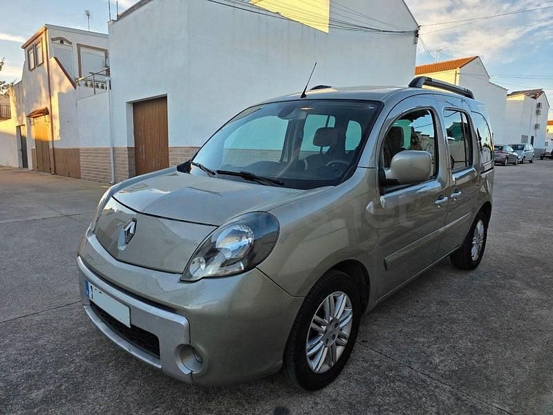 Usado Renault Kangoo Dynamique 110 CV (80 kW) 2012 Beige Monovolumen