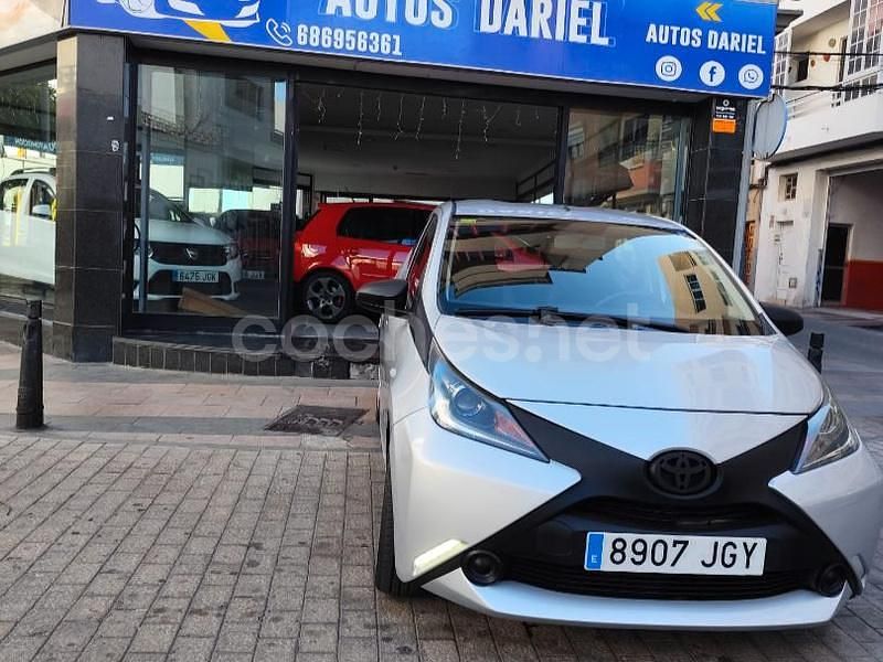 Gris / plata Usado 2016 Toyota Aygo X-play Utilitario | 5990 € (Precio justo) - Imagen 1/4