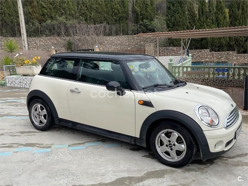 Usado Mini Cooper 120 CV (88 kW) 2007 Beige Utilitario