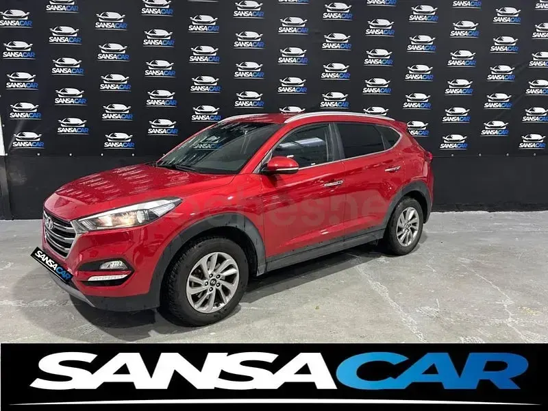 Usado Hyundai Tucson 131 CV (96 kW) 2016 Granate SUV