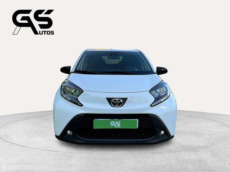 Usado Toyota Aygo X Play 72 CV (52 kW) 2022 Blanco SUV