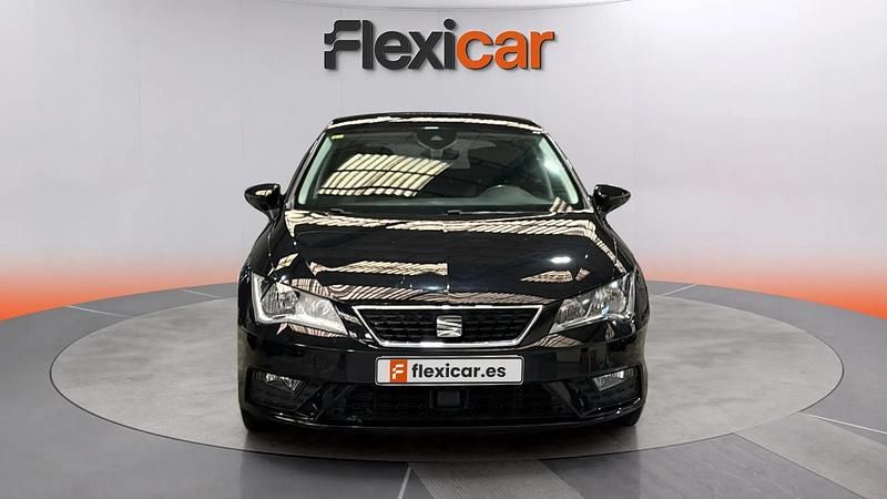Usado Seat Leon Style 130 CV (95 kW) 2020 Negro Berlina