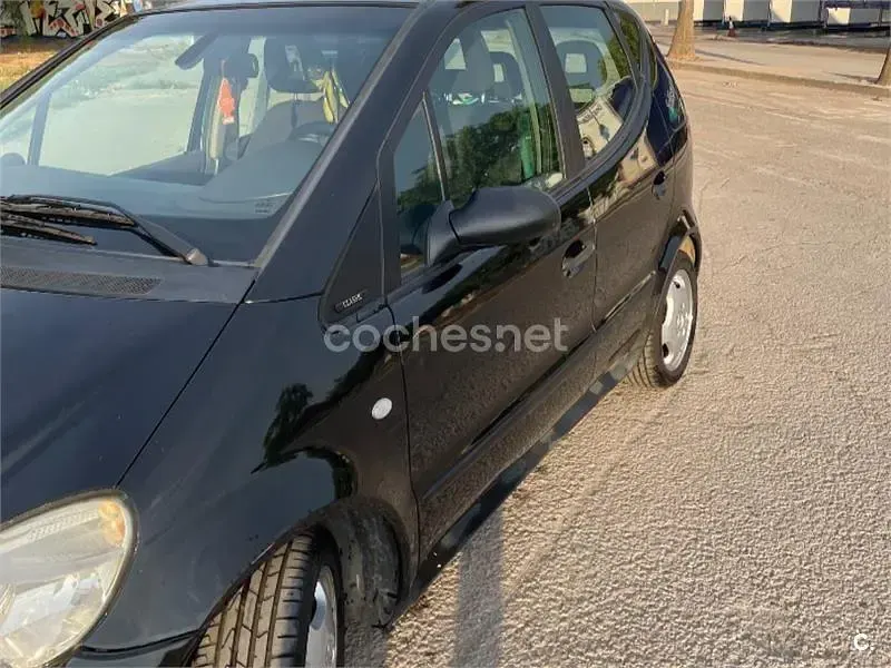 Usado Mercedes A170 Classic 90 CV (66 kW) 2002 Negro Utilitario