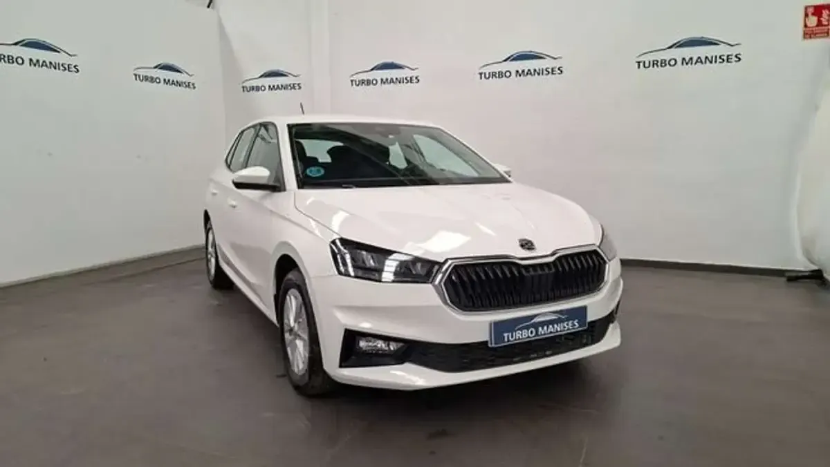 Usado Skoda Fabia 80 CV (58 kW) 2022 Blanco Utilitario