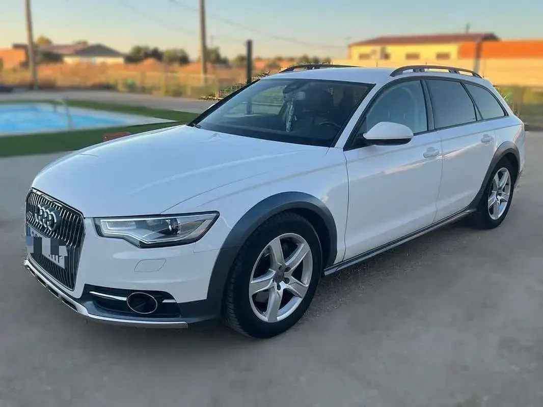 Usado Audi A6 Allroad Premium 245 CV (180 kW) 2013 Blanco Familiar