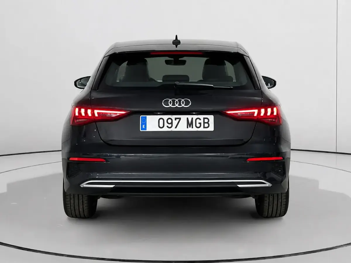 Usado Audi A3 S-Line 110 CV (80 kW) 2023 Negro Berlina