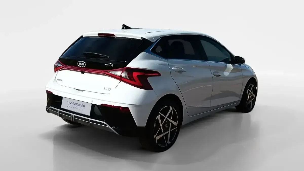Usado Hyundai i20 100 CV (73 kW) 2025 Blanco Utilitario