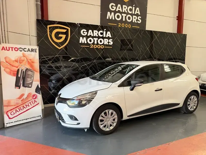 Usado Renault Clio IV Business 75 CV (55 kW) 2018 Blanco Berlina