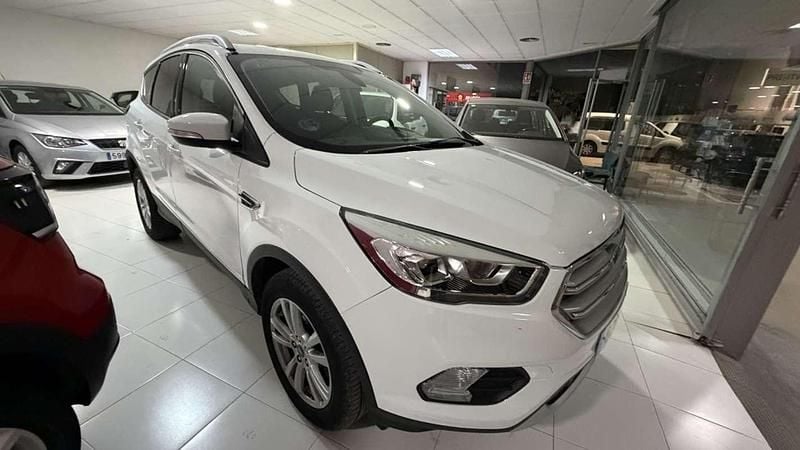 Usado Ford Kuga Limited 150 CV (110 kW) 2019 Blanco SUV