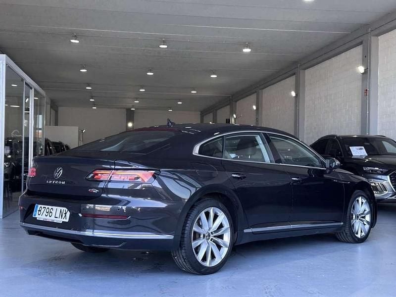 Usado VW Arteon Elegance 150 CV (110 kW) 2021 Gris Coupe