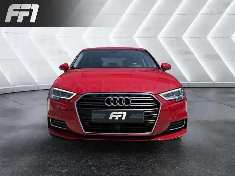 Usado Audi A3 Design 150 CV (110 kW) 2018 Rojo Berlina
