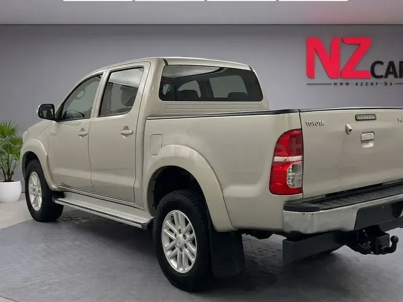 Usado Toyota HiLux 171 CV (125 kW) 2012 Beige Pickup/Camioneta