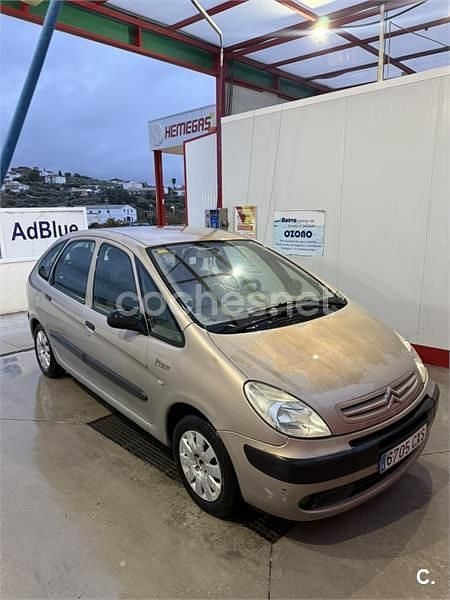 Usado Citroën Xsara Picasso 90 CV (66 kW) 2004 Beige Monovolumen