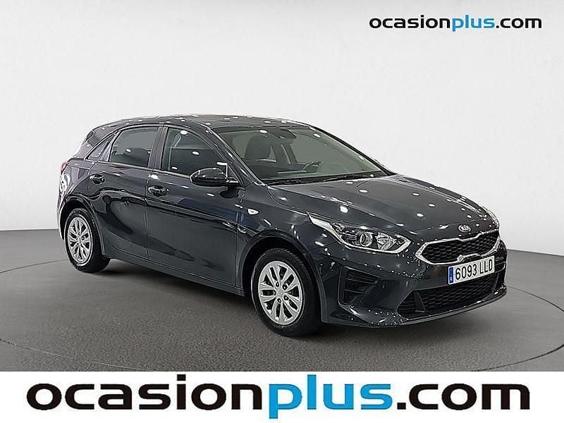 Usado Kia Ceed 120 CV (88 kW) 2020 Negro Utilitario